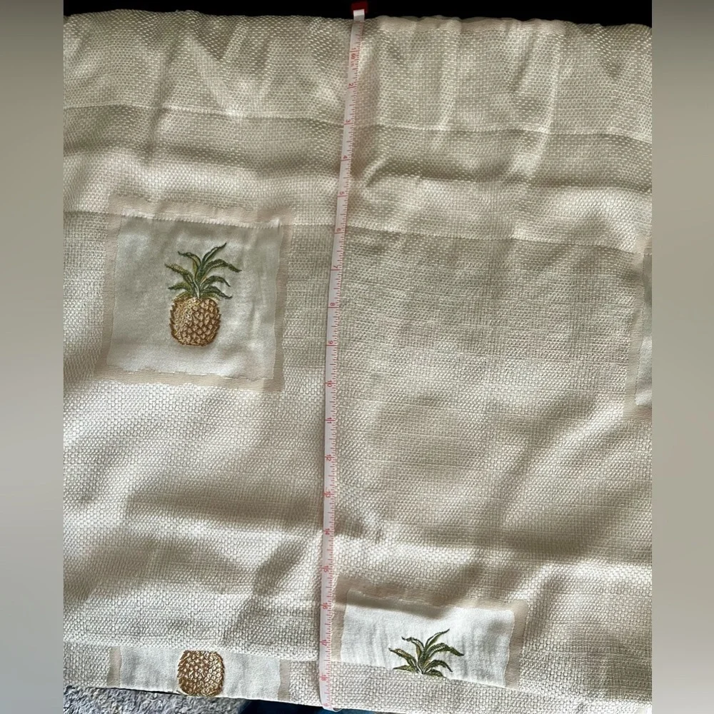 Balloon Valance, Pineapple on Cream background, 18Lx84W Tropical Island Elegant